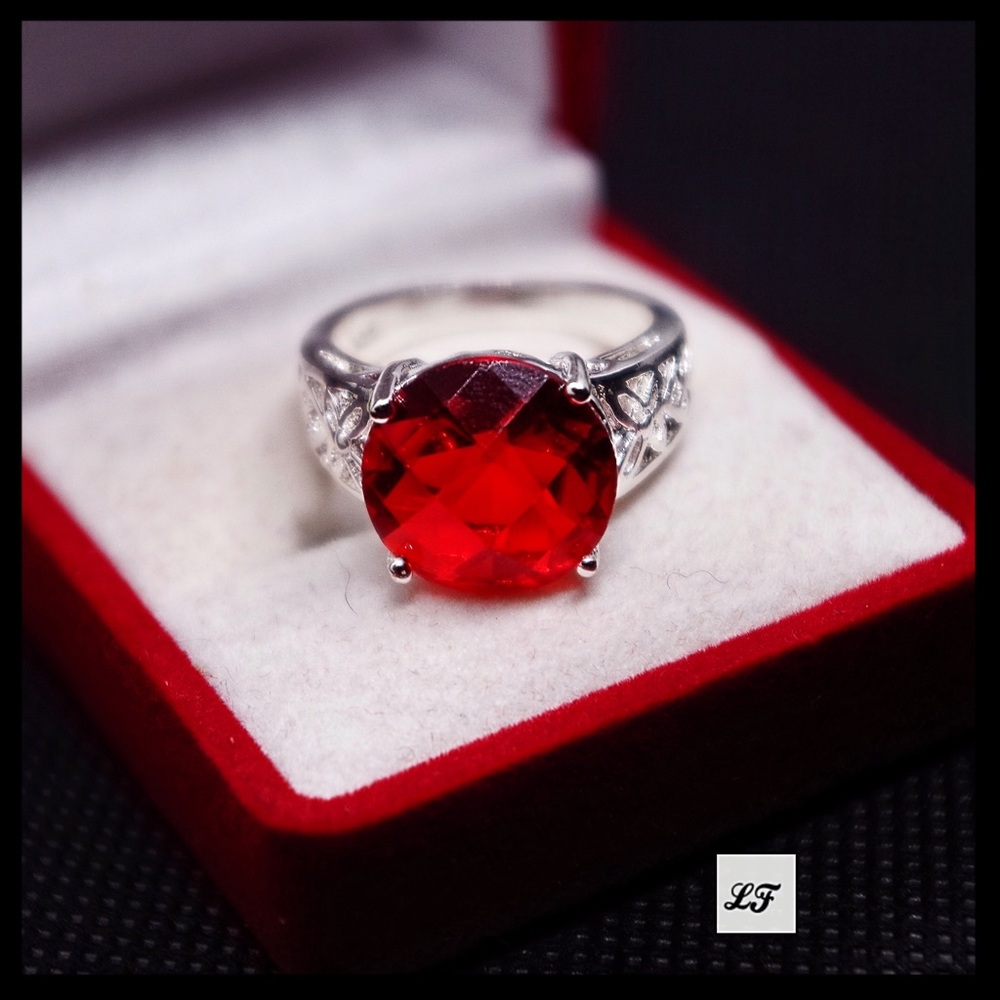 Garnet .925 Sterling Silver Ring